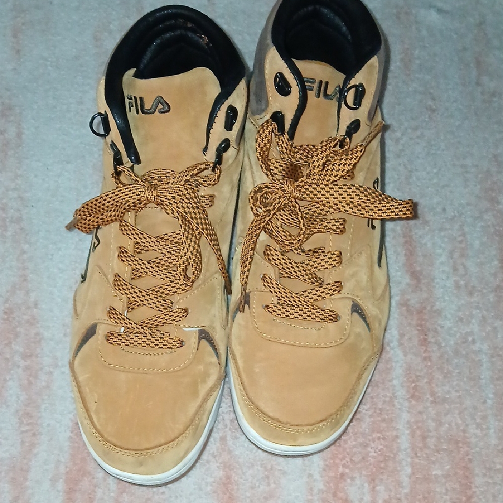 Fila Tan Sneakers Versatile Low-Top Design